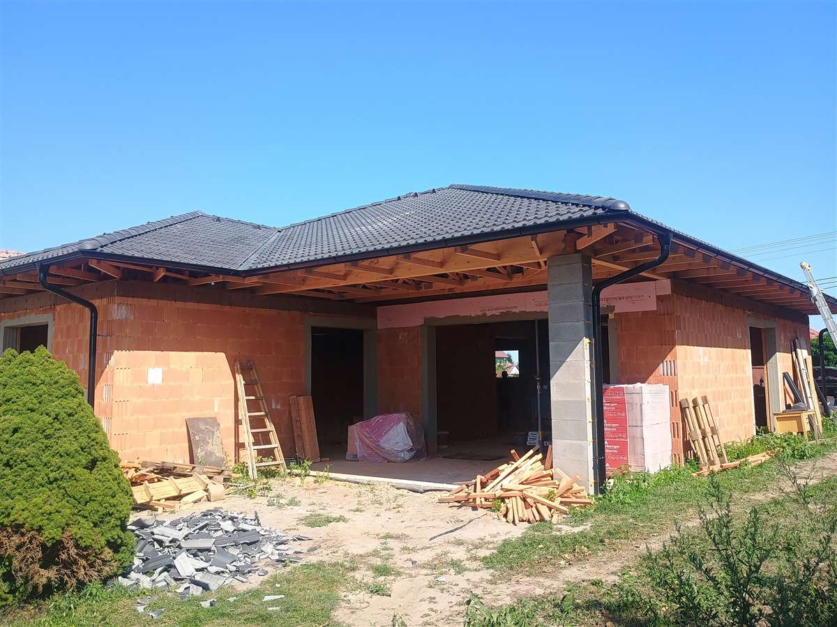 Novostavba Dvory nad Žitavou Bramac Klassic novo čierna