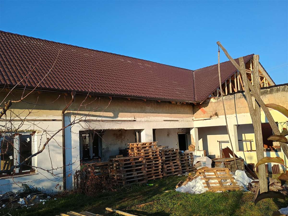 Rekonštrukcia Šúrovce Terran Innova Hnedá