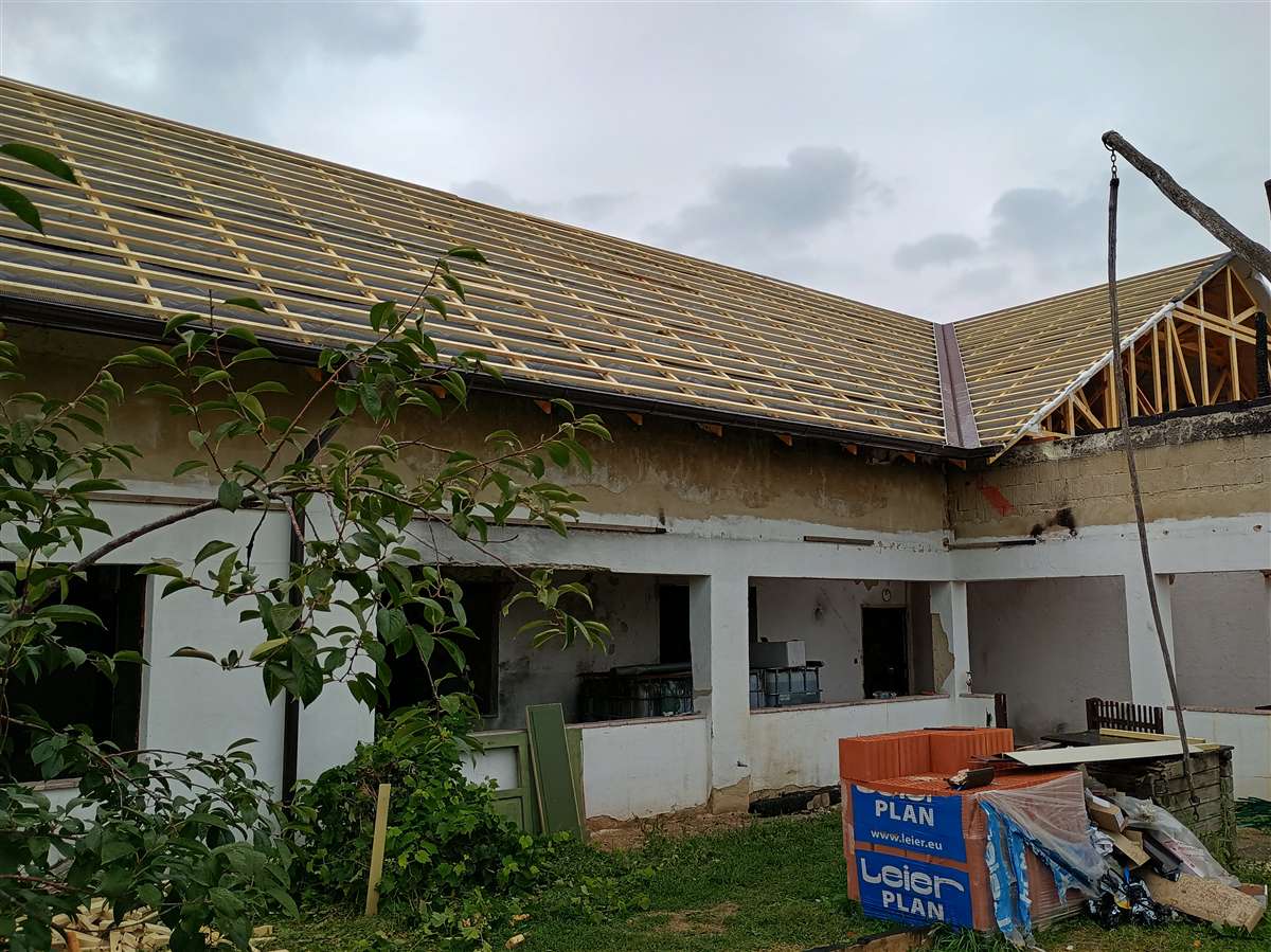 Rekonštrukcia Šúrovce Terran Innova Hnedá